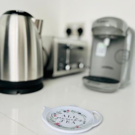 Fully Equipped One Bedroom Apartment Near Old Trafford Stadium! Μάντσεστερ Εξωτερικό φωτογραφία
