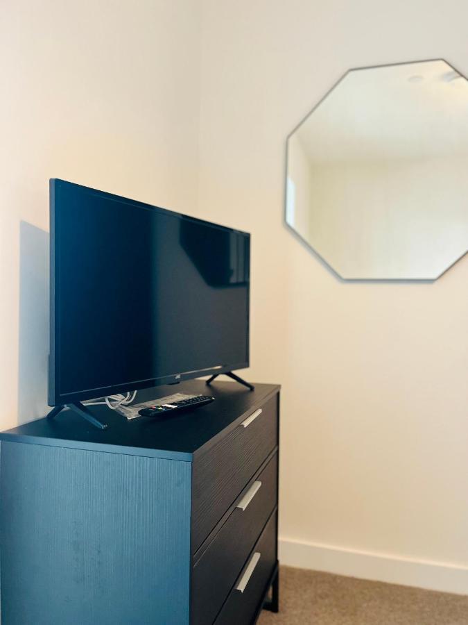 Fully Equipped One Bedroom Apartment Near Old Trafford Stadium! Μάντσεστερ Εξωτερικό φωτογραφία