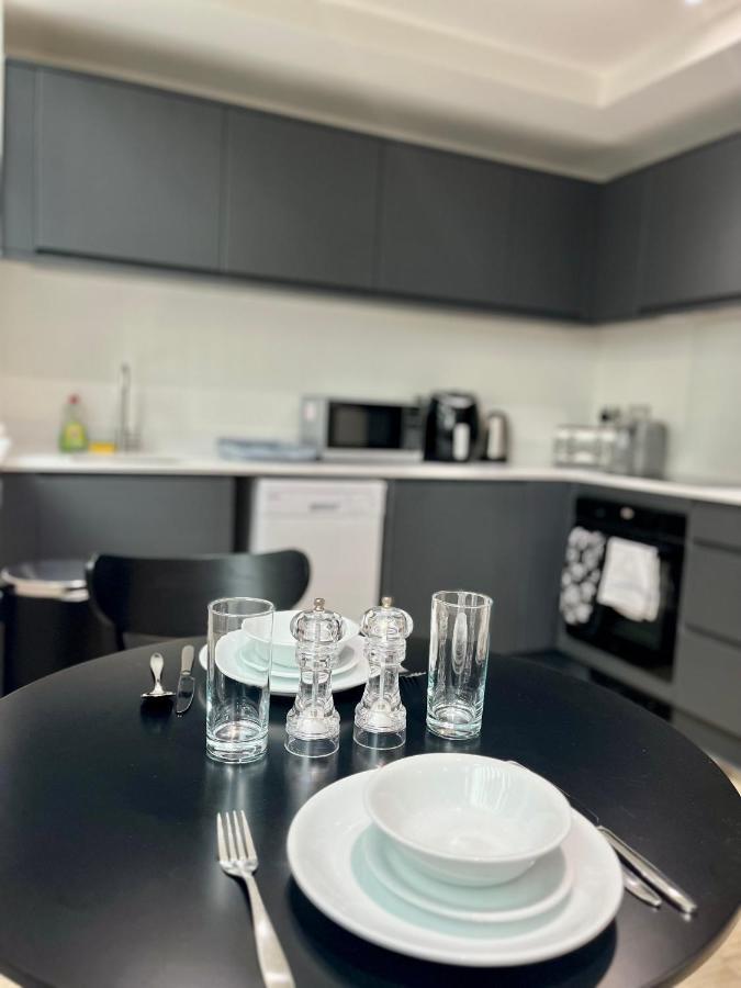Fully Equipped One Bedroom Apartment Near Old Trafford Stadium! Μάντσεστερ Εξωτερικό φωτογραφία